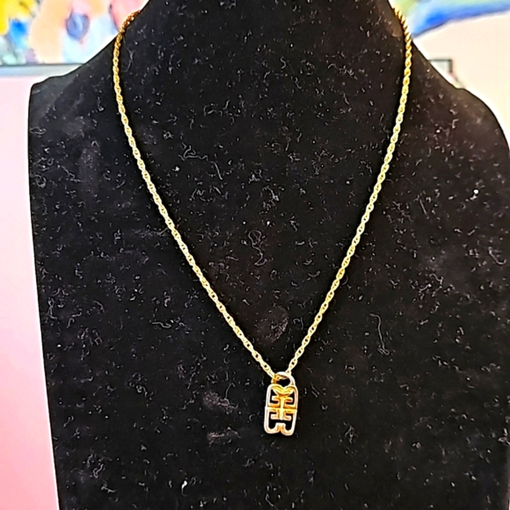 ✨️Givenchy 4G Logo Pendant Vintage Gold Tone Rope Chain Necklace✨️ - Picture 4 of 14